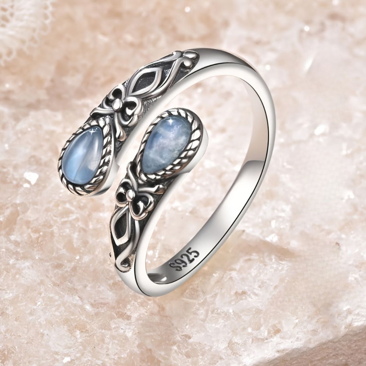 Marie-Lys™ | Bague Réglable en Argent en Pierre de Lune