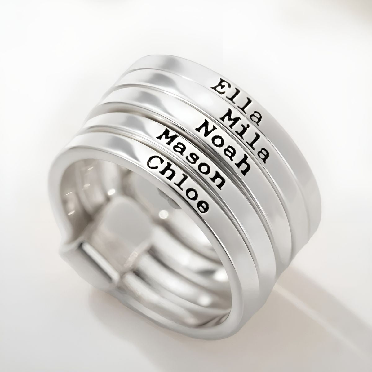 Amoria™ | Bague Personnalisée avec Noms Gravés